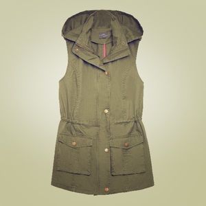 NWT Market & Spruce vest, size small